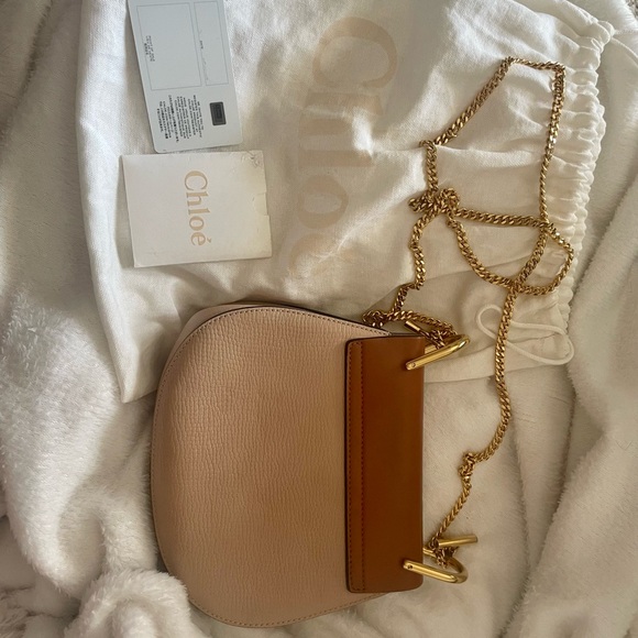 Chloe - Small Drew Crossbody Bag - Picture 4 of 12